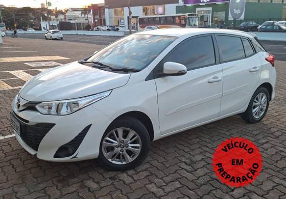TOYOTA YARIS 1.3 16V FLEX XL PLUS TECH MULTIDRIVE TOYOTA YARIS 1.3 16V FLEX XL PLUS TECH MULTIDRIVE